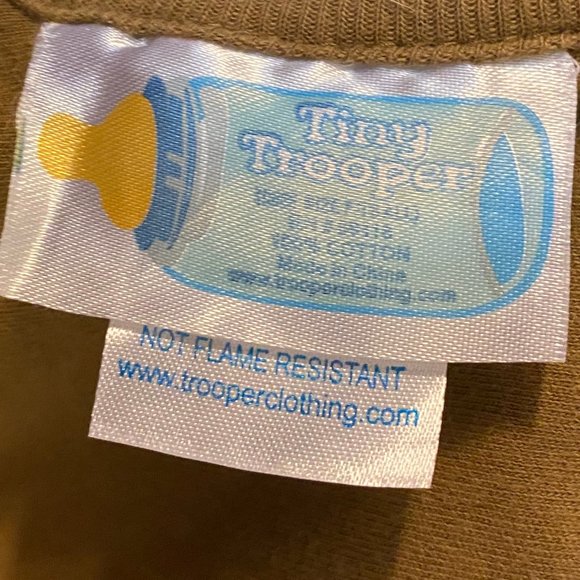 Tiny Trooper Army Bib - Picture 2 of 2